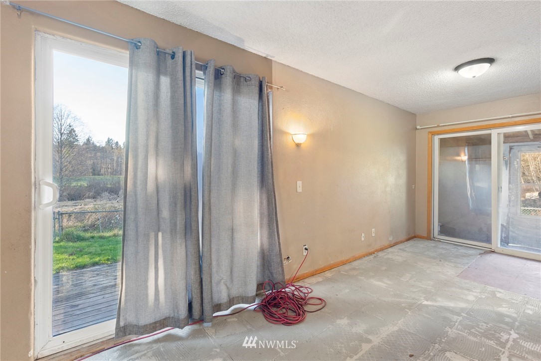 2071 Southeast Holman Road Port Orchard, WA 98367 - Photo 7 of 16 Gallery Image 7