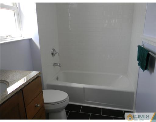 192 Evergreen Road, Unit 2B Edison, NJ 08837 - Photo 12 of 16 Gallery Image 12
