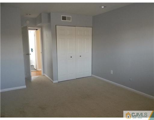 192 Evergreen Road, Unit 2B Edison, NJ 08837 - Photo 13 of 16 Gallery Image 13