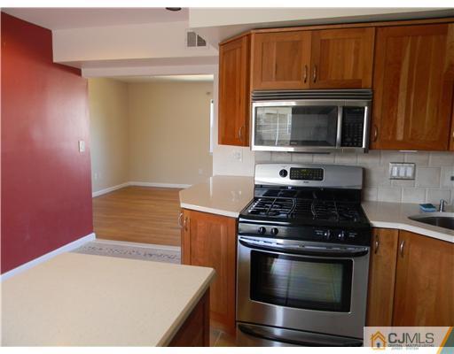 192 Evergreen Road, Unit 2B Edison, NJ 08837 - Photo 4 of 16 Gallery Image 4