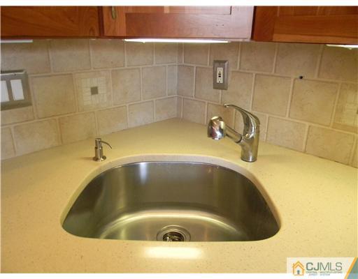 192 Evergreen Road, Unit 2B Edison, NJ 08837 - Photo 5 of 16 Gallery Image 5