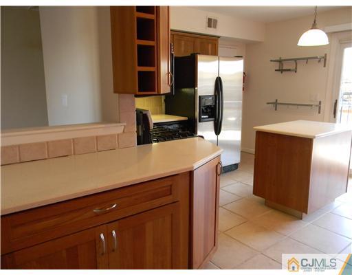 192 Evergreen Road, Unit 2B Edison, NJ 08837 - Photo 6 of 16 Gallery Image 6