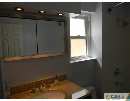 192 Evergreen Road, Unit 2B Edison, NJ 08837 - Photo 9 of 16 Gallery Image 9