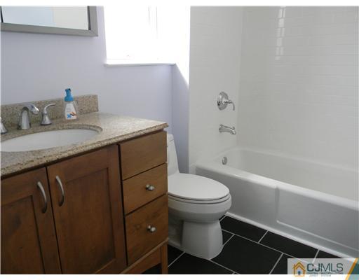 192 Evergreen Road, Unit 2B Edison, NJ 08837 - Photo 10 of 16 Gallery Image 10