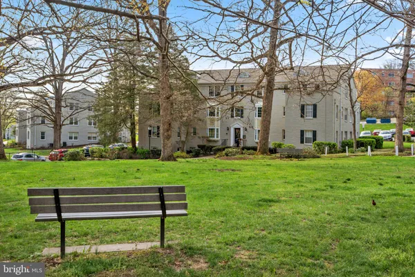 $270,000 | 708 South Arlington Mill Drive, Unit 14304, Arlington, VA 22204