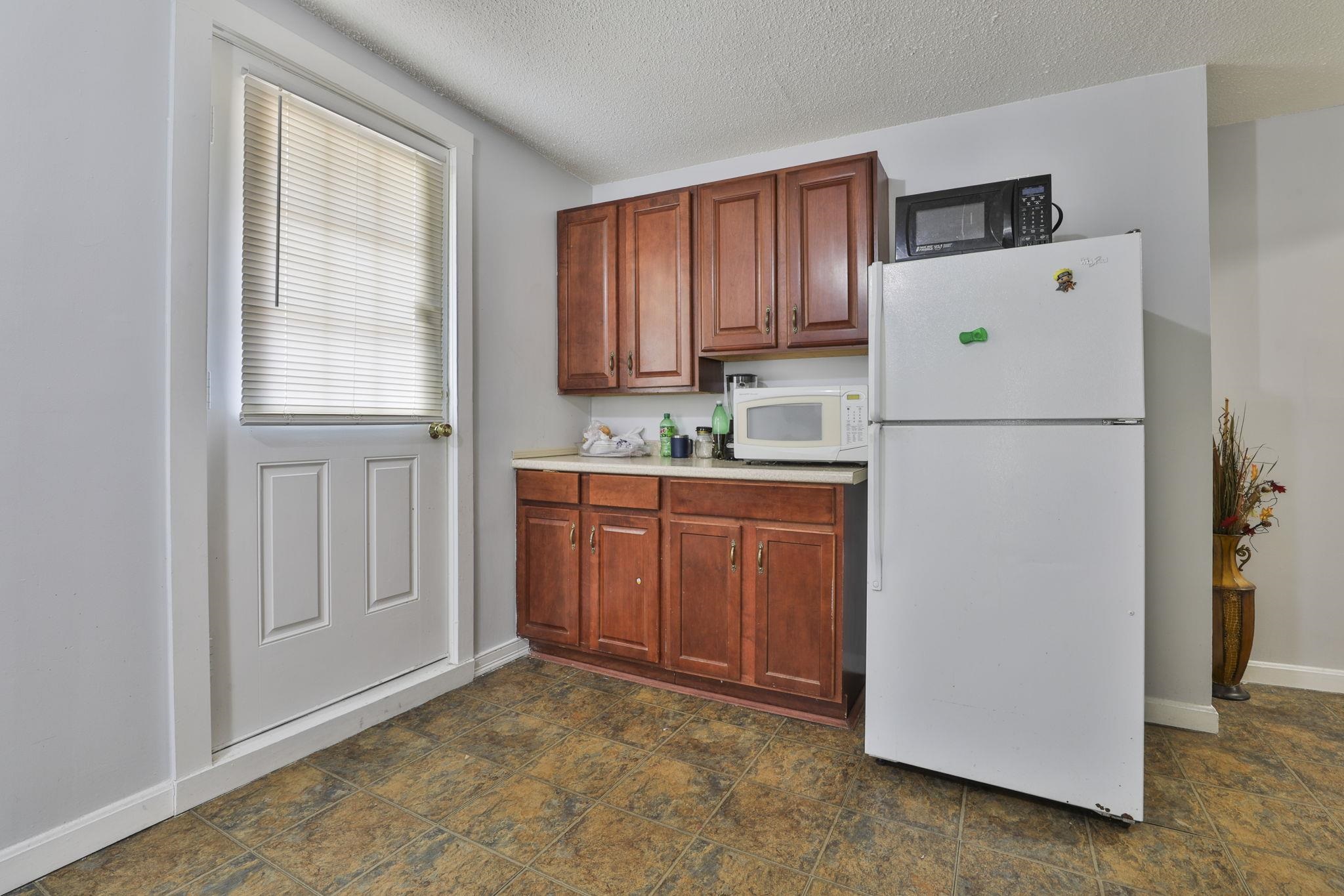 89 Walnut Street Nashua, NH 03060 - Photo 20 of 30