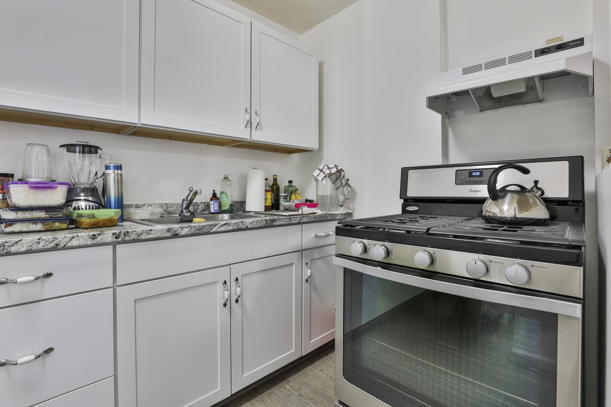 89 Walnut Street Nashua, NH 03060 - Photo 7 of 30