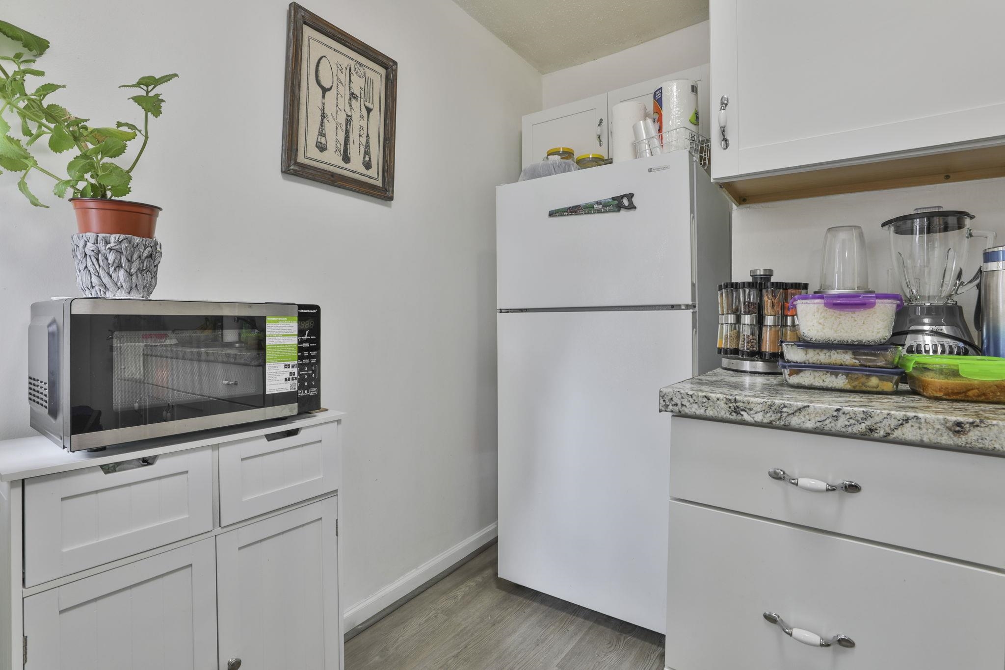 89 Walnut Street Nashua, NH 03060 - Photo 8 of 30