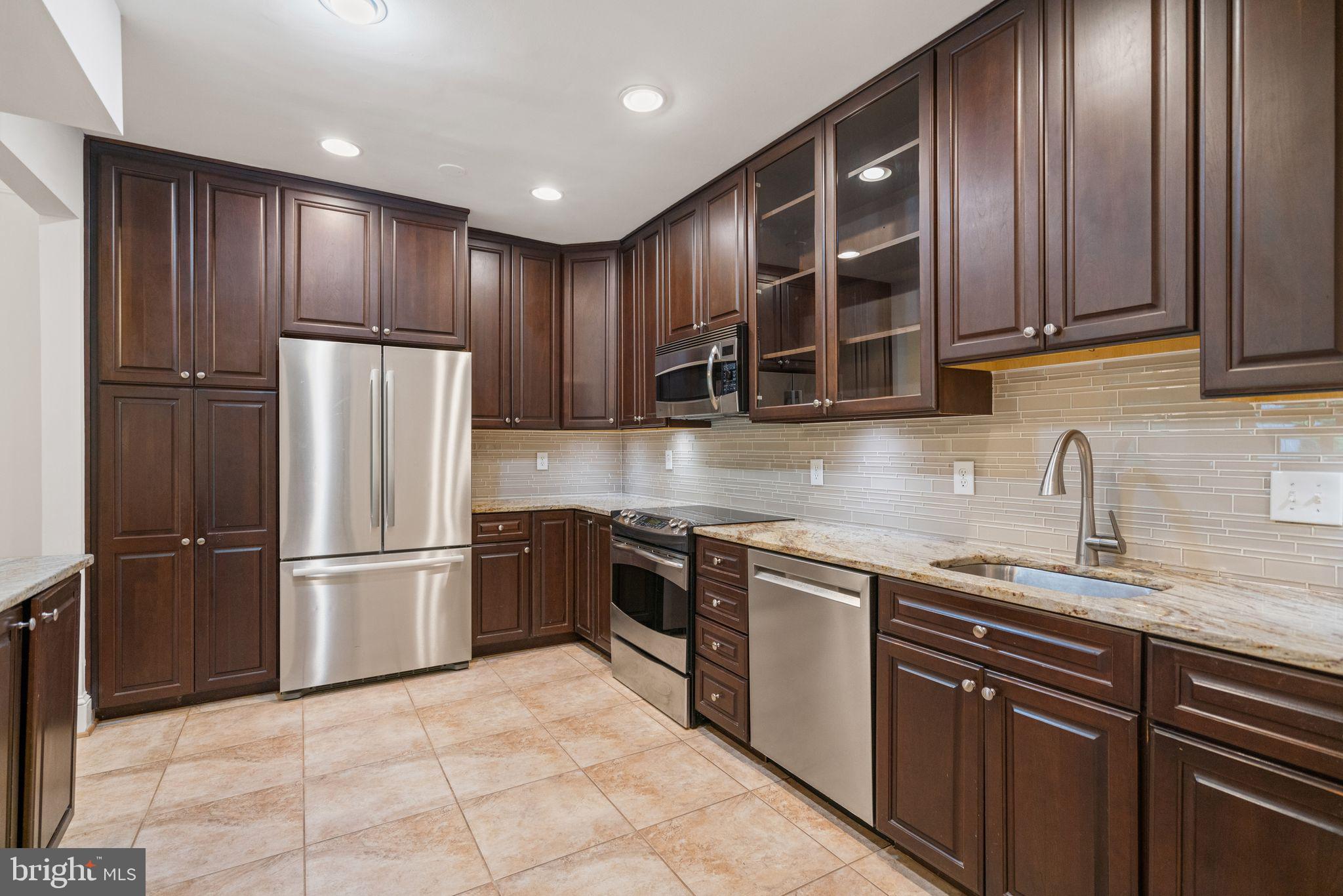 3231 Sutton Place Northwest, Unit D Washington, DC 20016 - Photo 22 of 41