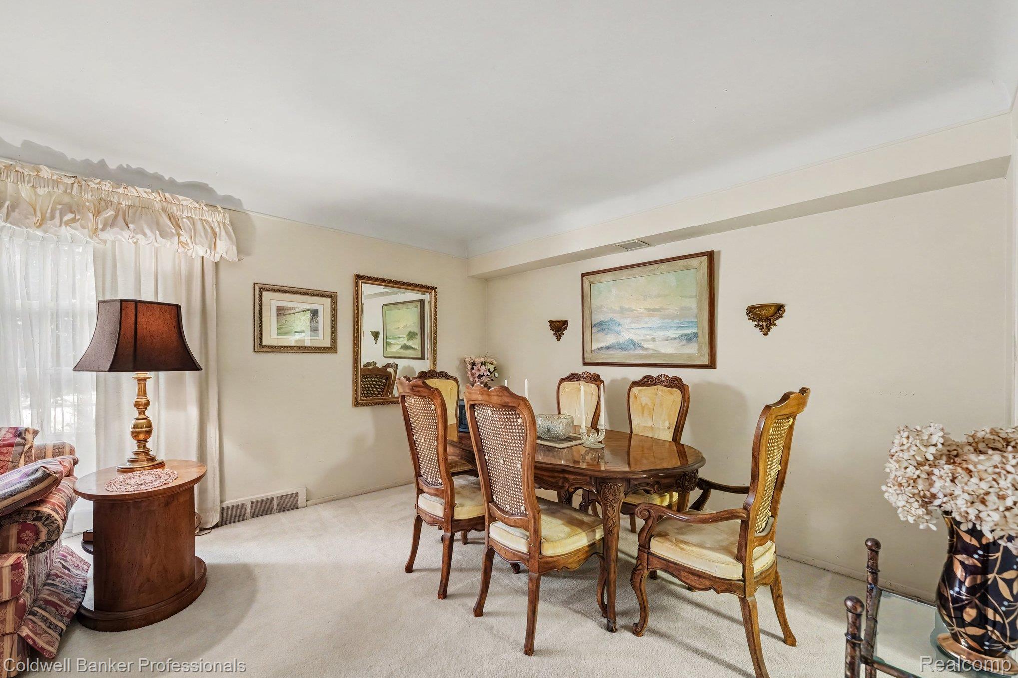 16 Hawthorne Road Grosse Pointe, MI 48236 - Photo 16 of 26 012_file_3780.jpg