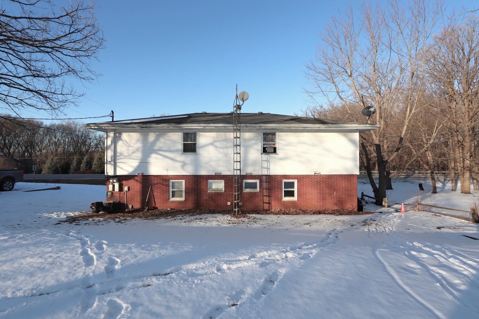 1950 East Old Pine Bluff Road Morris, IL 60450 - Photo 5 of 28