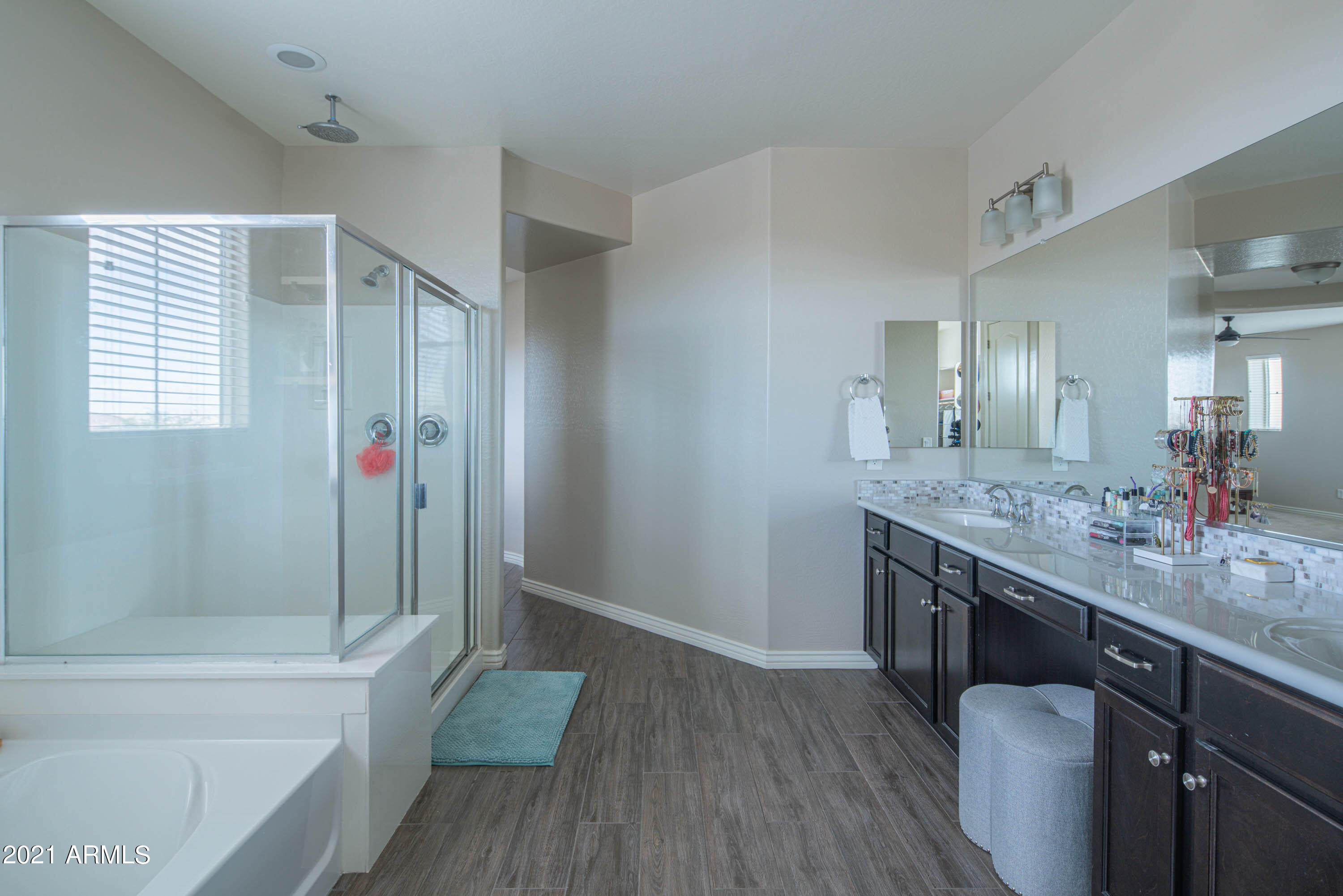 2655 East Stacey Road Gilbert, AZ 85298 - Photo 36 of 70 Long Counters with Make-Up Vanity