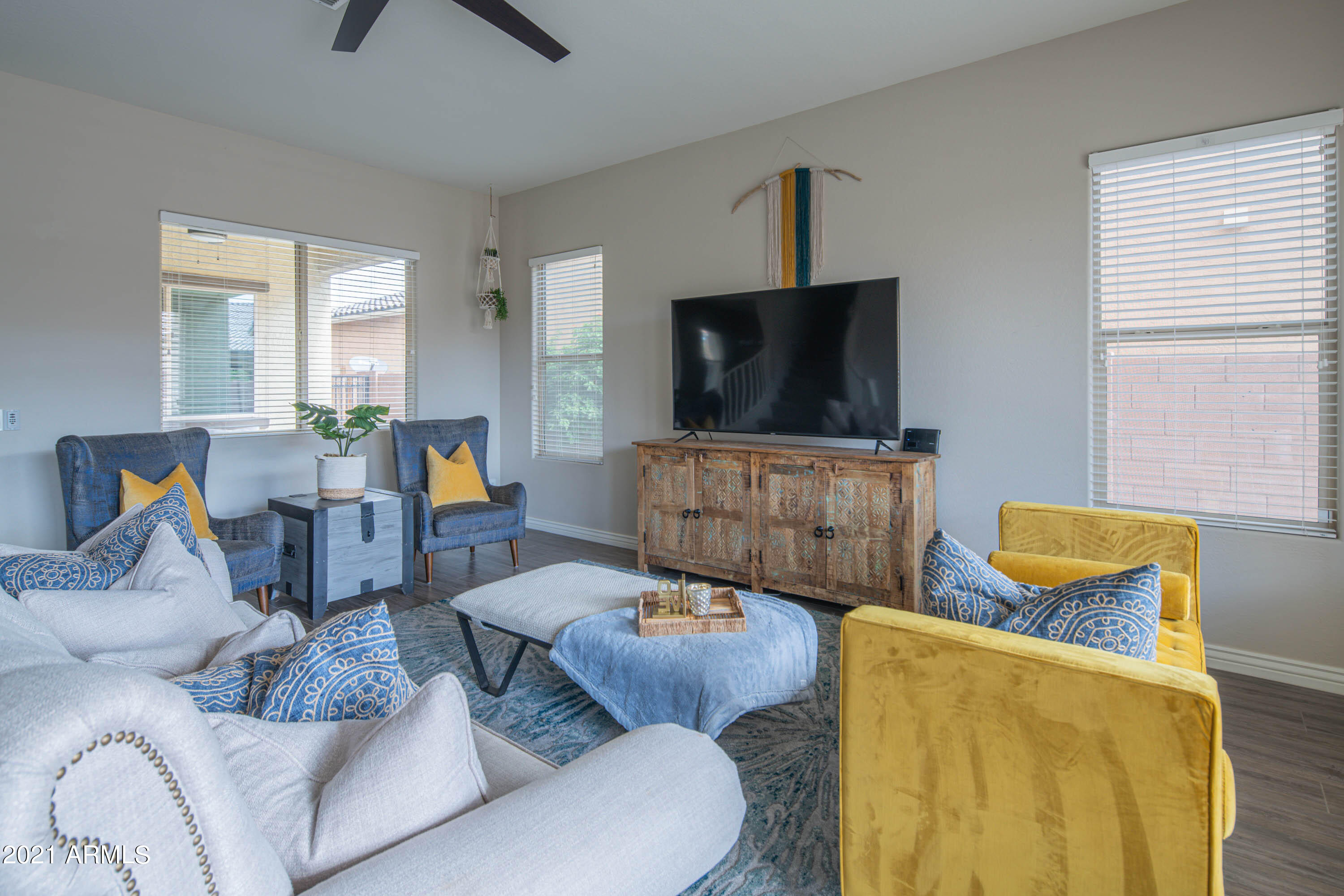 2655 East Stacey Road Gilbert, AZ 85298 - Photo 6 of 70 Living Room