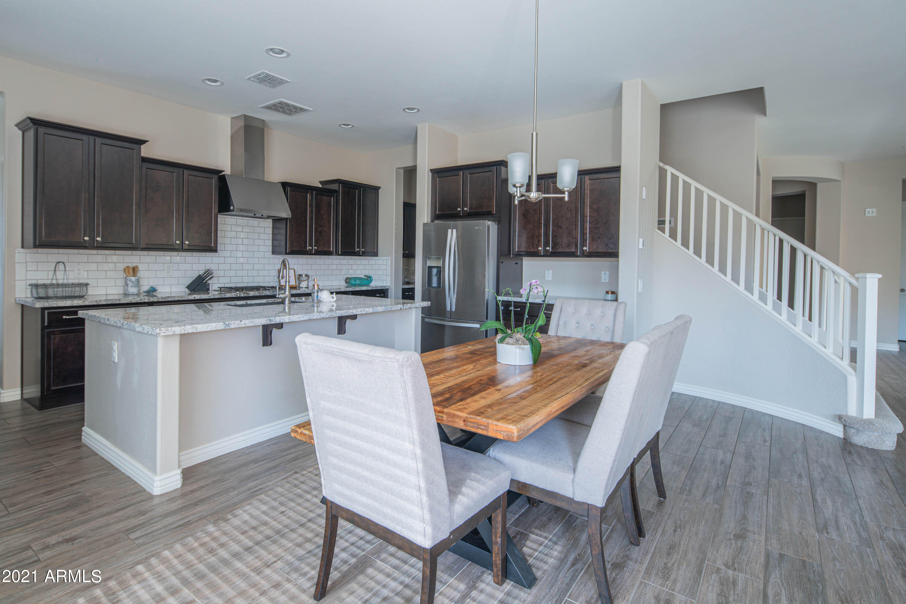 2655 East Stacey Road Gilbert, AZ 85298 - Photo 9 of 70 Eat-In Kitchen & Breakfast Bar