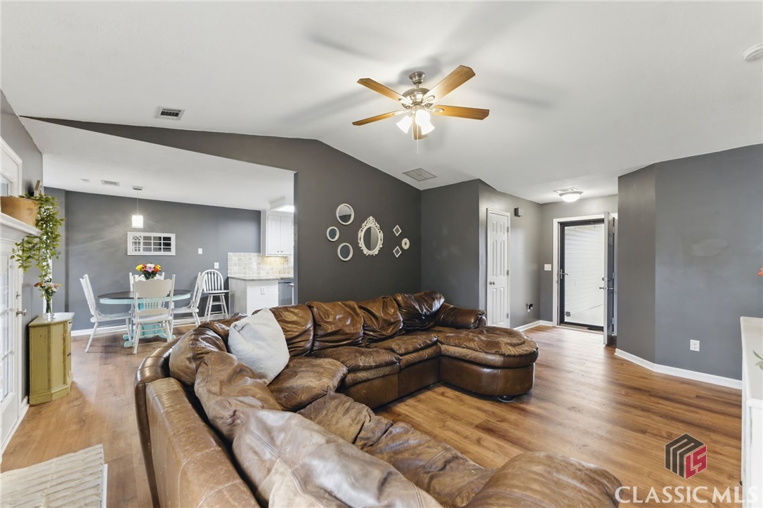1390 Biedermeier Road Winder, GA 30680 - Photo 4 of 36