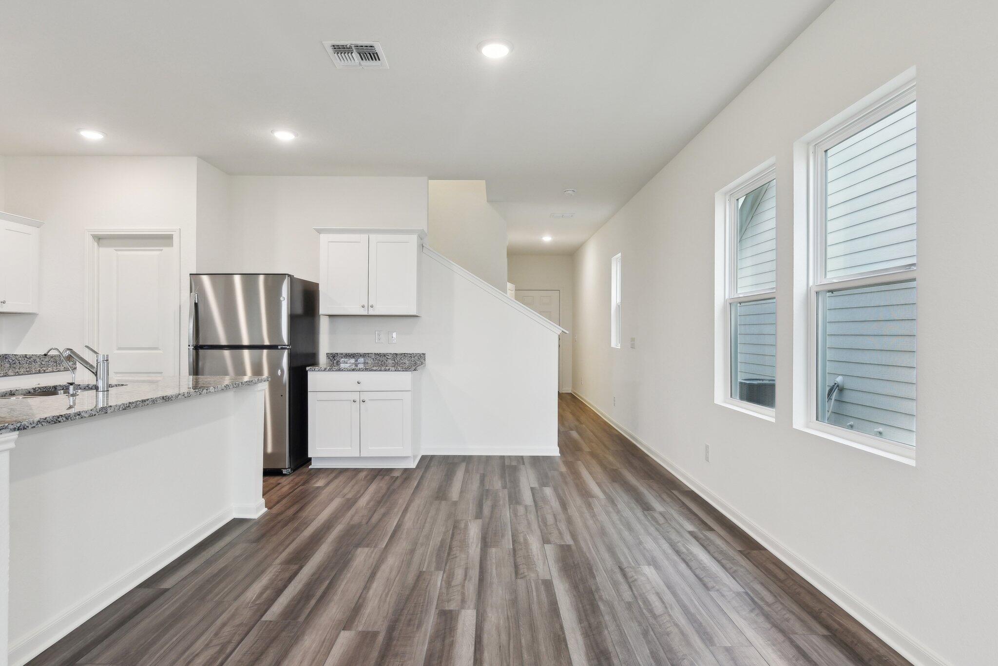 8867 Salamander Road, Unit 46 North Charleston, SC 29406 - Photo 5 of 11 SL_Ross_Dining_Area_a (1)