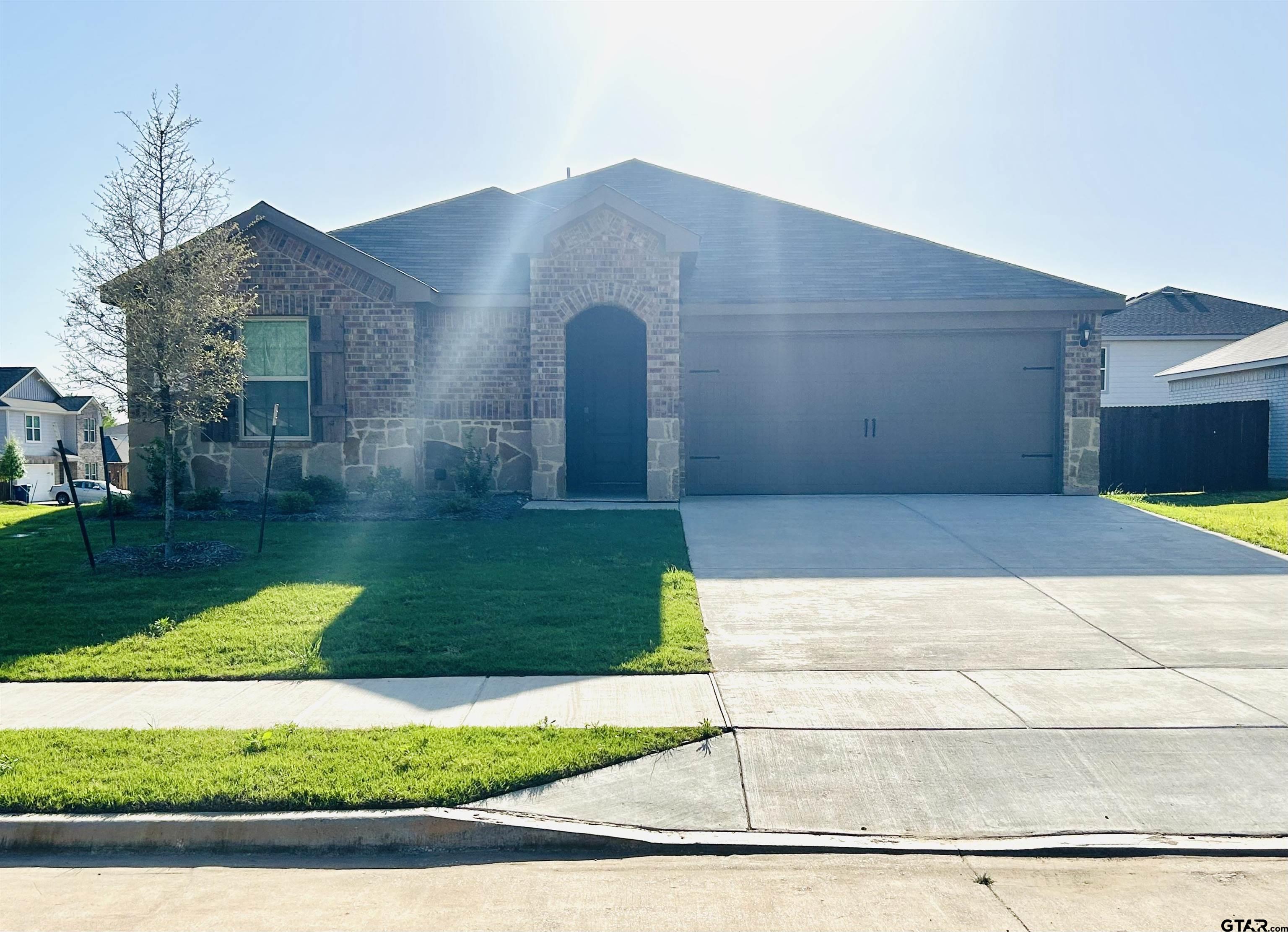 1009 N River Chandler, TX 75758 - Photo 2 of 35