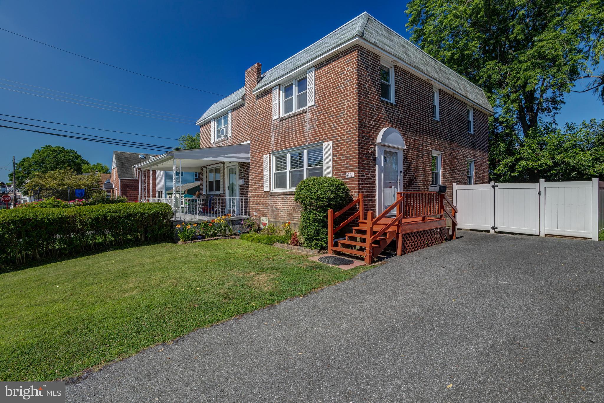 811 Colwell Road Swarthmore, PA 19081 - Photo 3 of 38