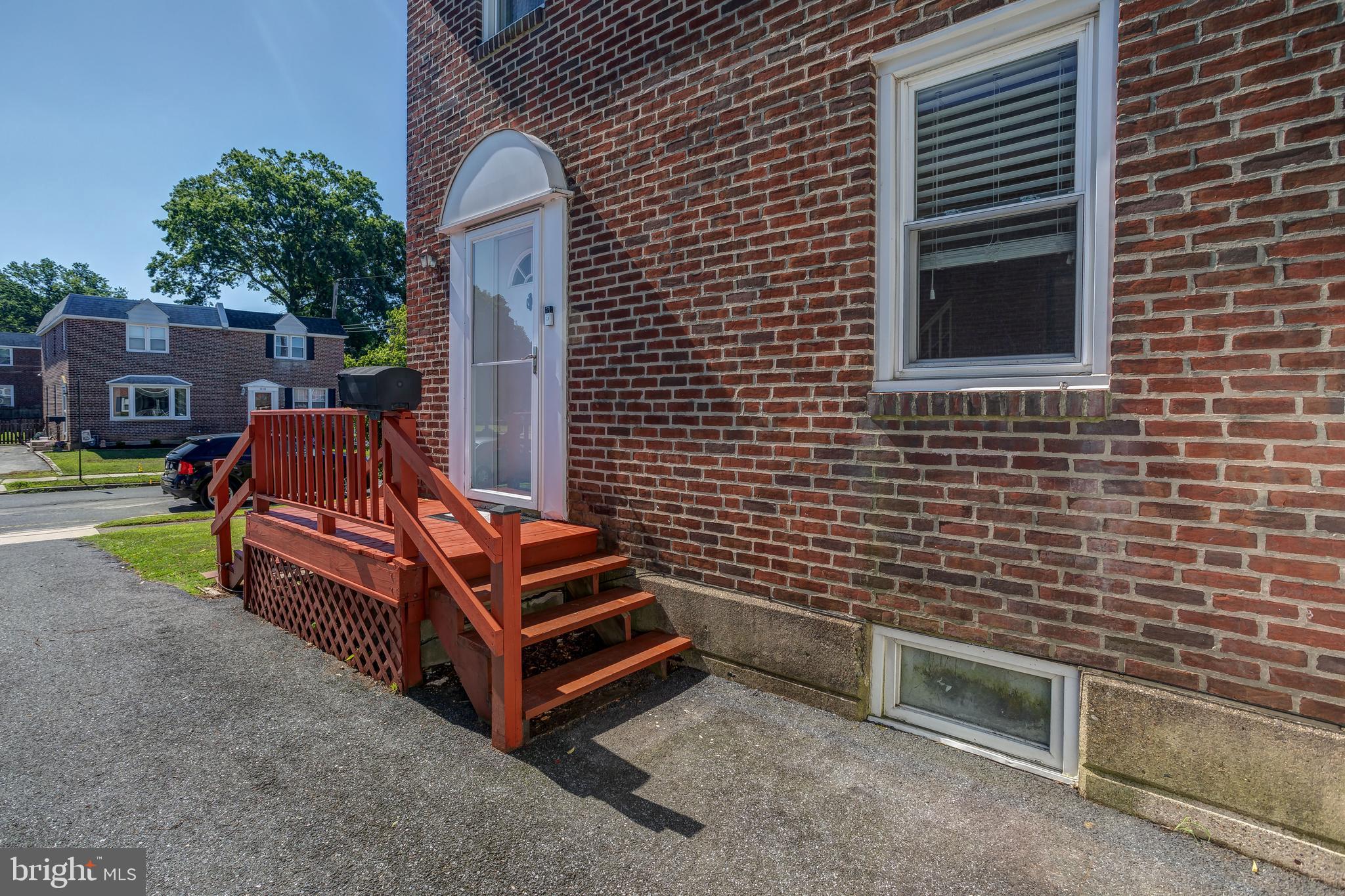 811 Colwell Road Swarthmore, PA 19081 - Photo 4 of 38