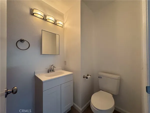 $3,995 | 19351 Strathern Street, Reseda, CA 91335