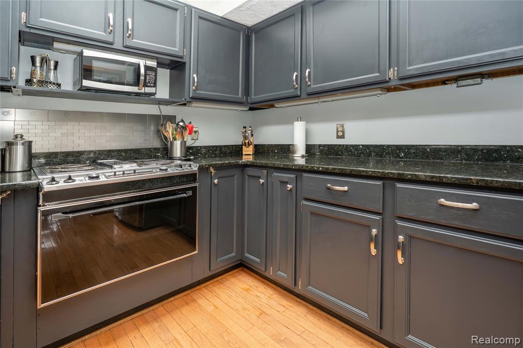 2725 Cooley Lake Road Highland, MI 48356 - Photo 26 of 63