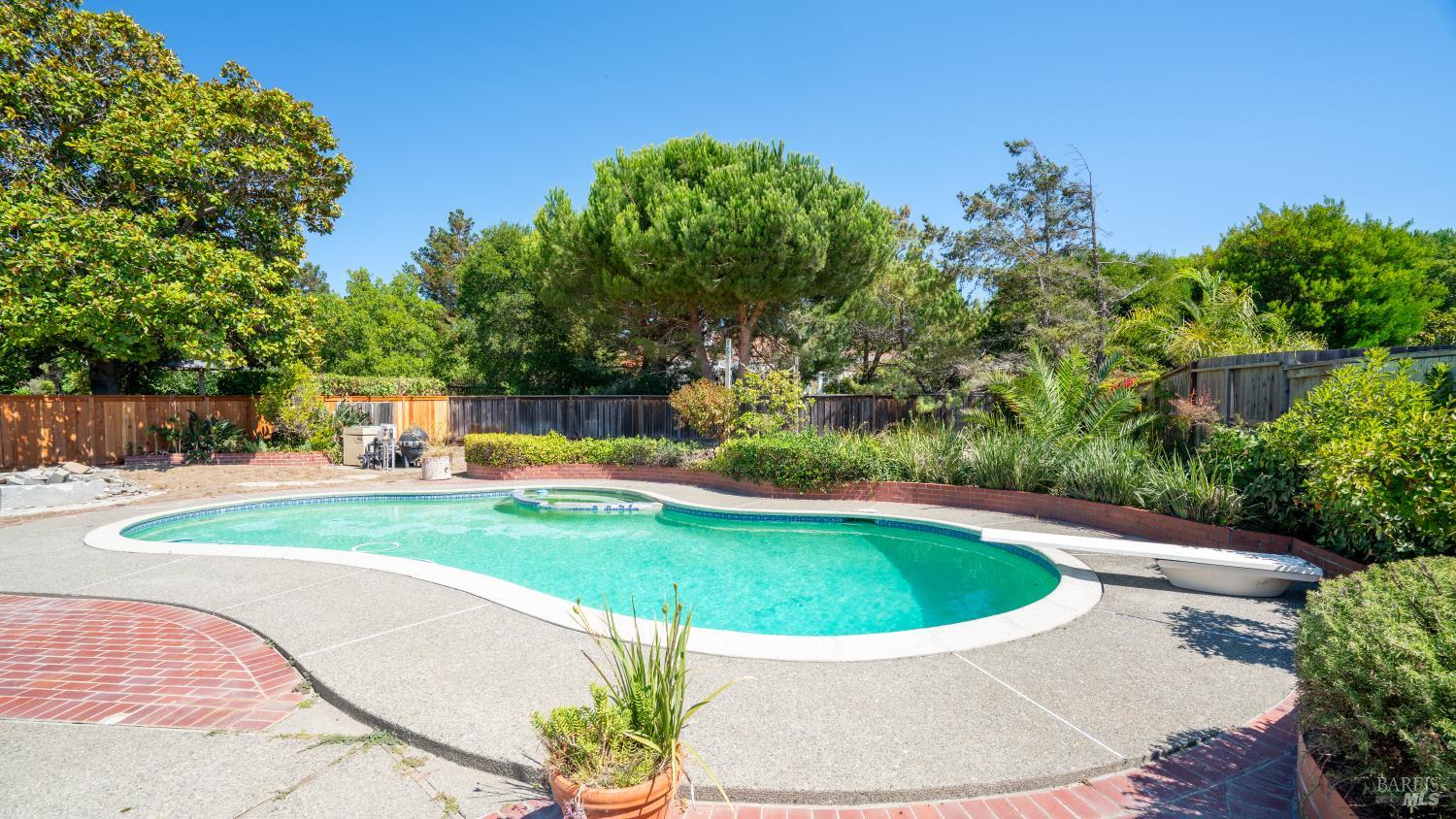 170 Riviera Drive San Rafael, CA 94901 - Photo 6 of 34 Gallery Image 6