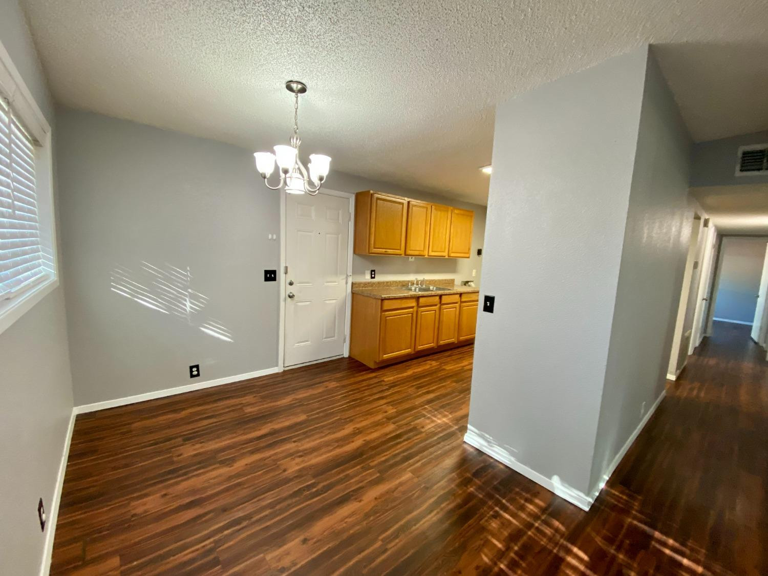 2704 68th Street Lubbock, TX 79413 - Photo 4 of 16 Photo 4