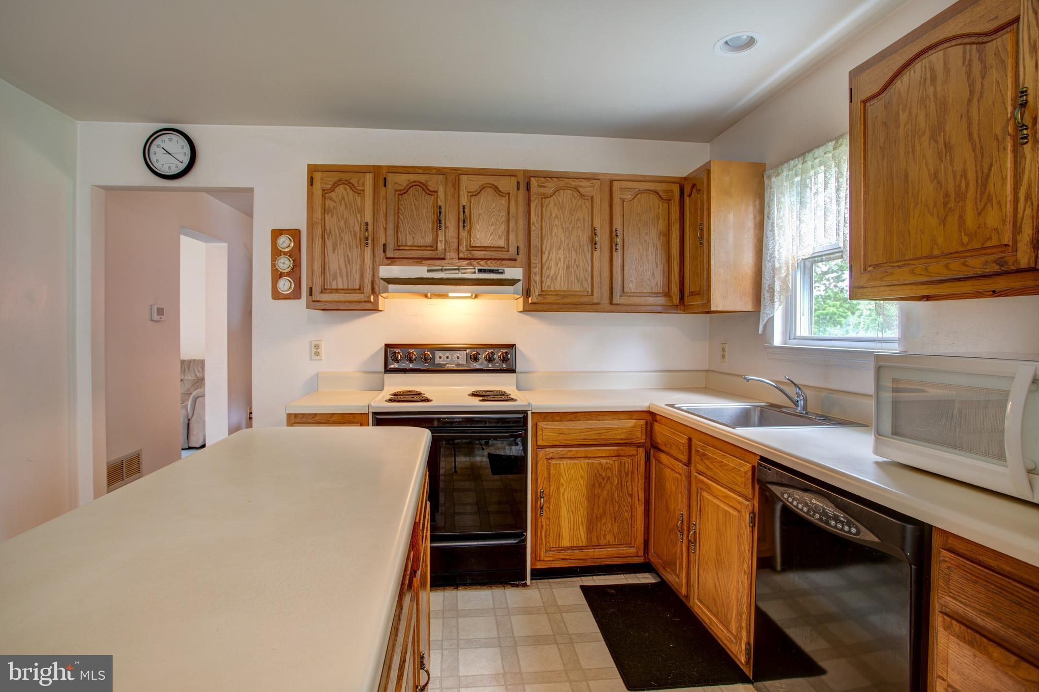 1704 Larkin Road Upper Chichester, PA 19061 - Photo 12 of 36 Gallery Image 12