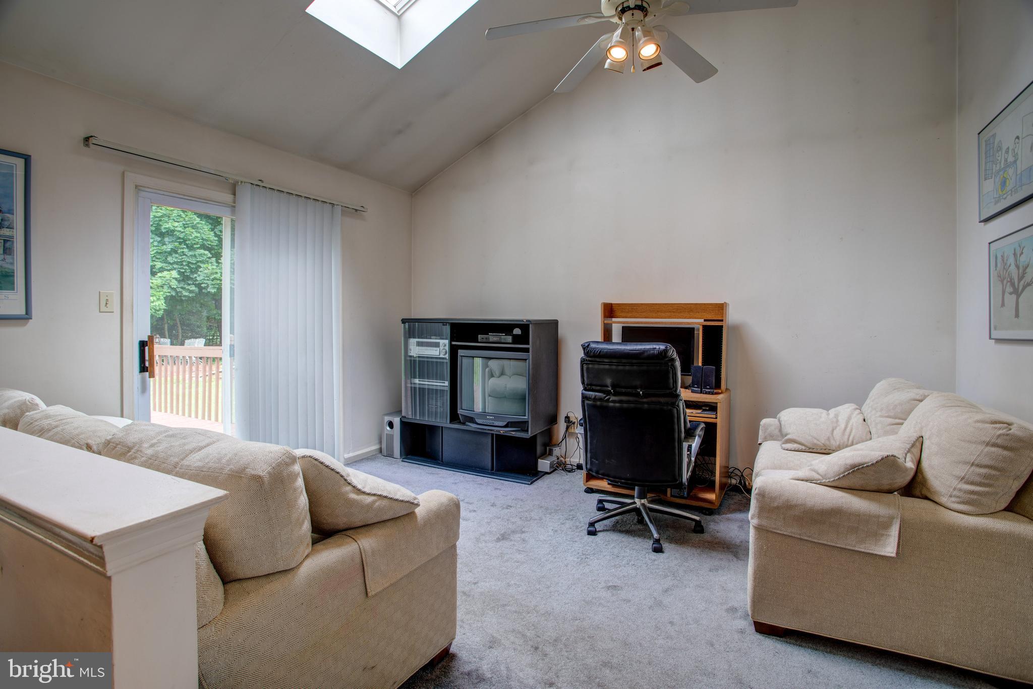 1704 Larkin Road Upper Chichester, PA 19061 - Photo 15 of 36 Gallery Image 15
