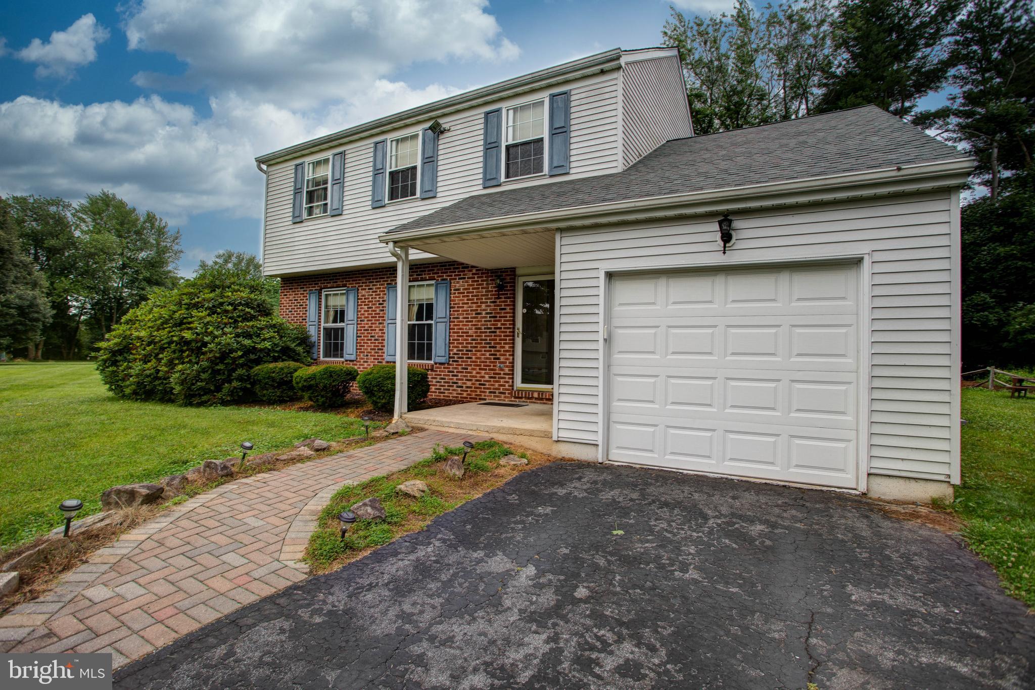 1704 Larkin Road Upper Chichester, PA 19061 - Photo 4 of 36 Gallery Image 4
