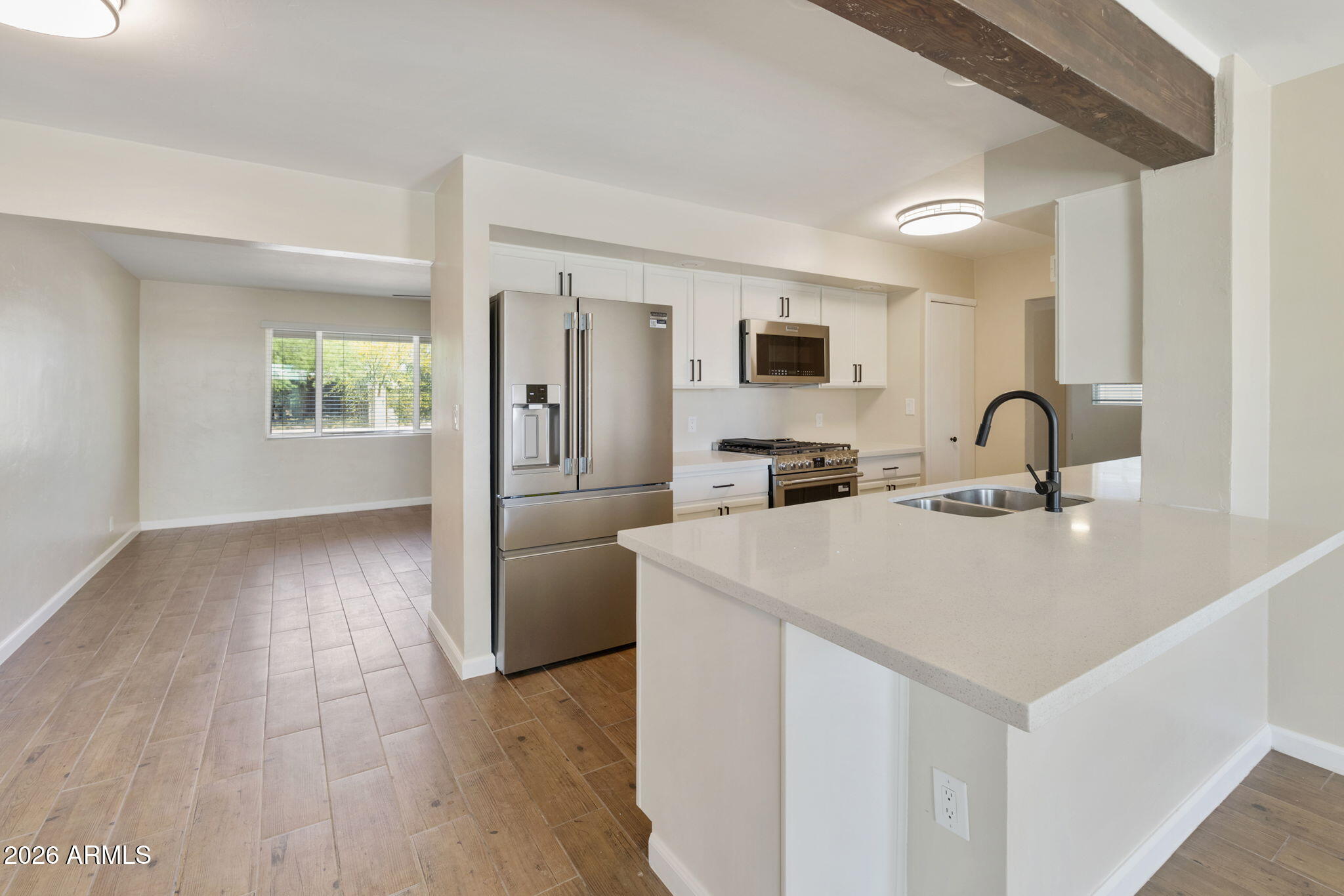 539 West 17th Street Tempe, AZ 85281 - Photo 4 of 32 Breakfast Bar