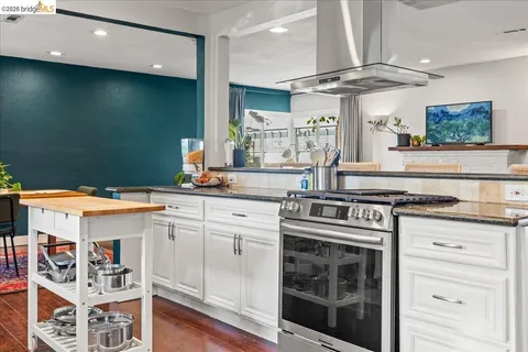 $679,000 | 10809 McIntyre Street, Oakland, CA 94605
