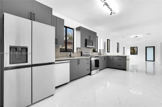 $1,199,000 | 972 Southwest 44th Avenue, Miami, FL 33134