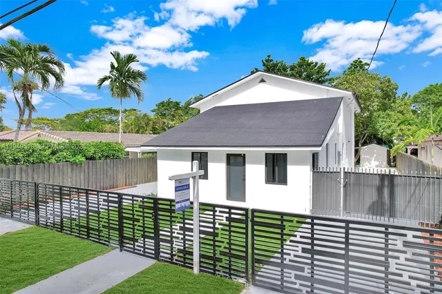 $1,199,000 | 972 Southwest 44th Avenue, Miami, FL 33134