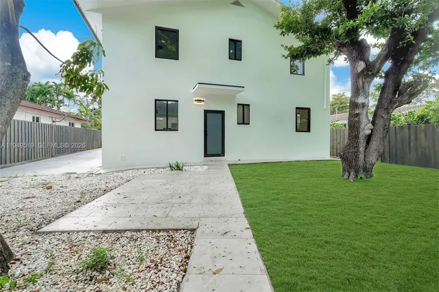 $1,199,000 | 972 Southwest 44th Avenue, Miami, FL 33134