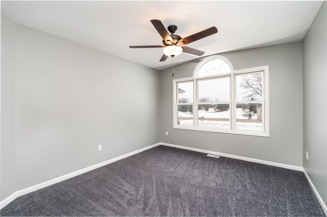 11476 Whitaker Road Fenton, MI 48430 - Photo 10 of 19 31371796-9.JPG