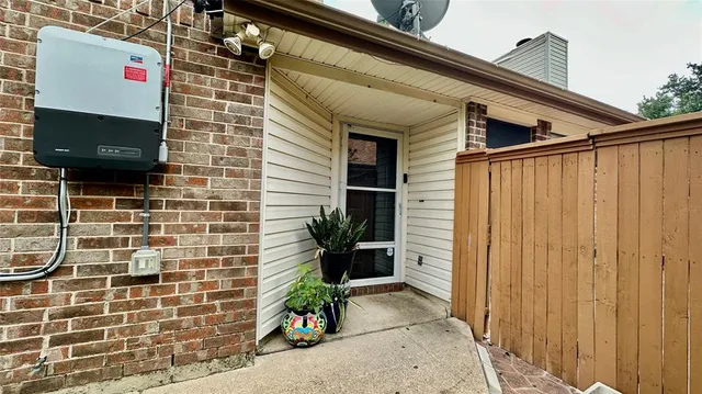 $335,000 | 924 South Old Orchard Lane, Lewisville, TX 75067