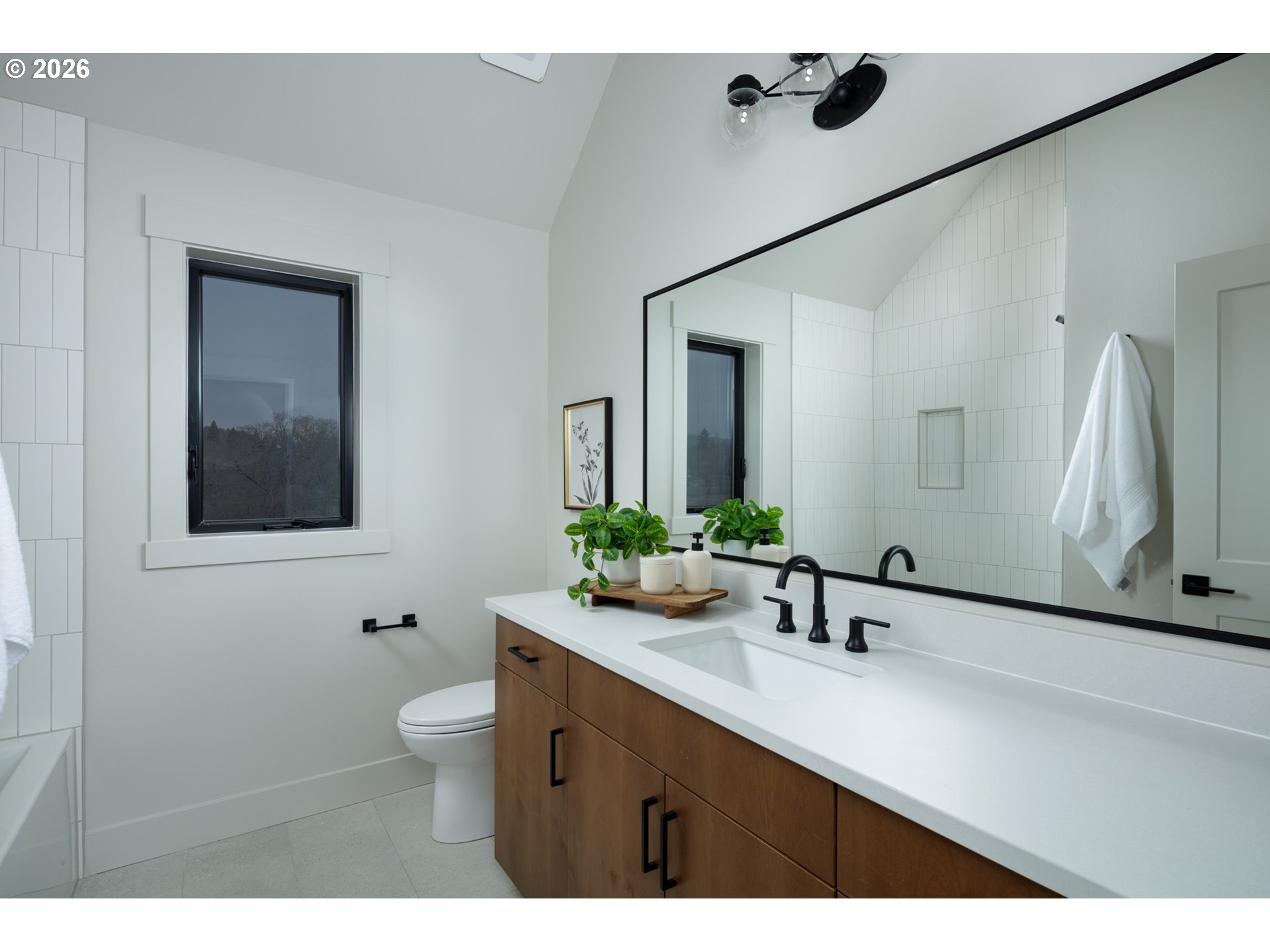 1116 Rock Creek Road Hood River, OR 97031 - Photo 9 of 13