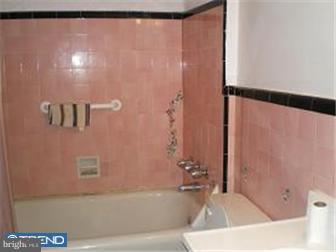 7425 Beverly Road Philadelphia, PA 19138 - Photo 7 of 7 Bathroom