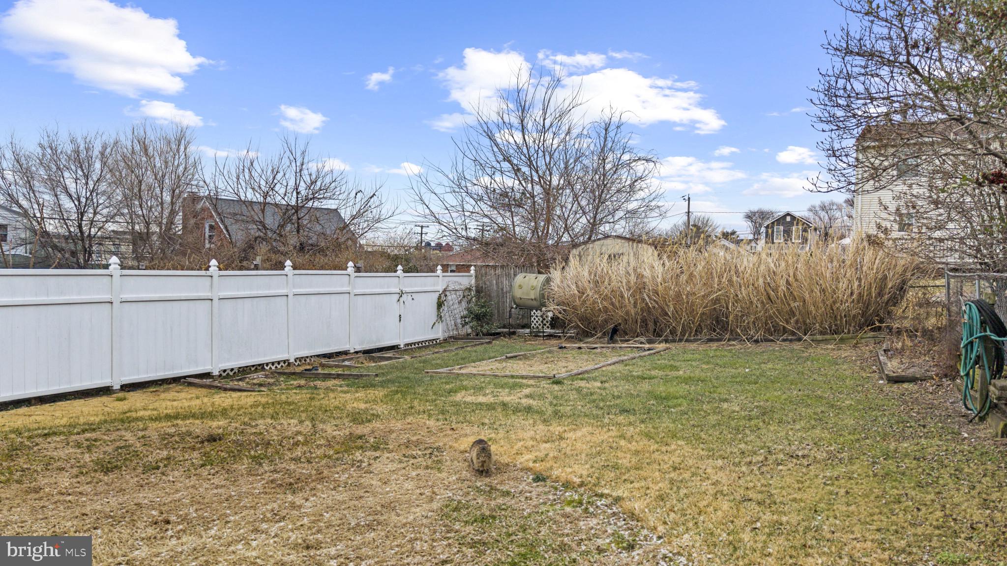 7627 Carson Avenue Baltimore, MD 21224 - Photo 31 of 38 a backyard of a house