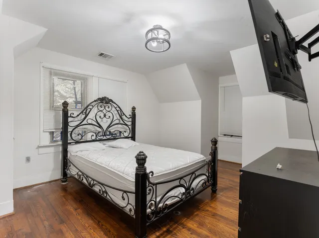 $1,975 | 2520 1st Street, Bay City, TX 77414