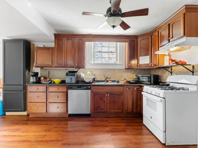 $1,975 | 2520 1st Street, Bay City, TX 77414