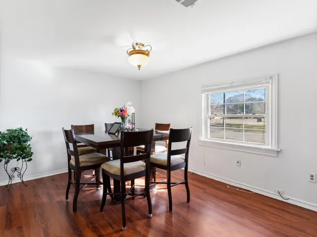 $1,975 | 2520 1st Street, Bay City, TX 77414