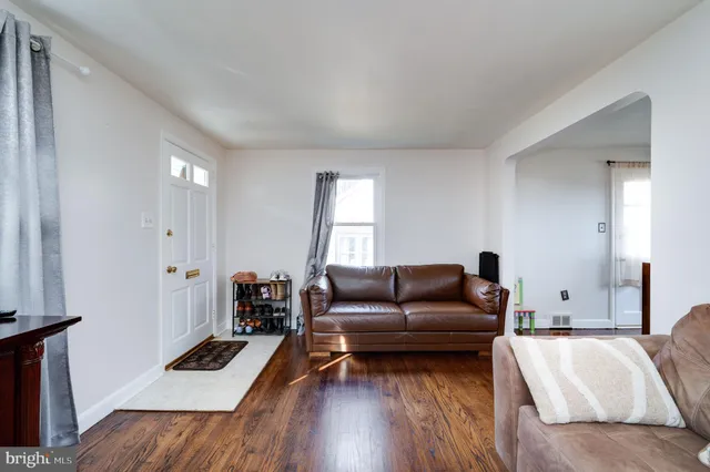 $2,350 | 117 East Broad Street, Reading, PA 19607