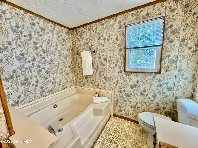 $399,900 | 153 Edgewater Drive, Grandy, NC 27939