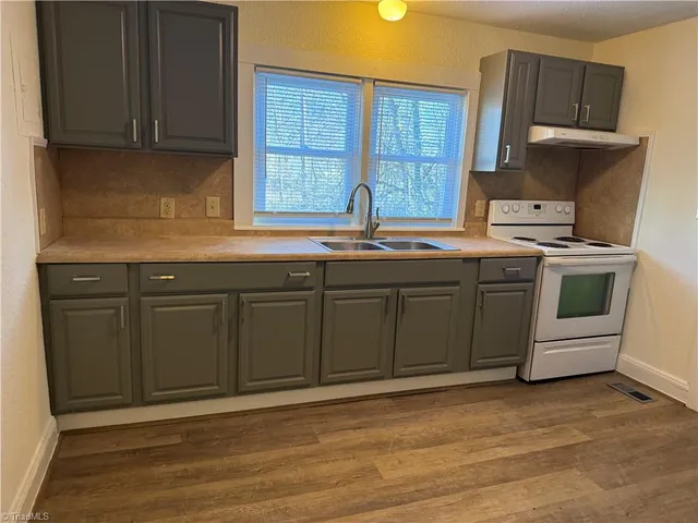 $950 | 605 Nichols Street, Madison, NC 27025