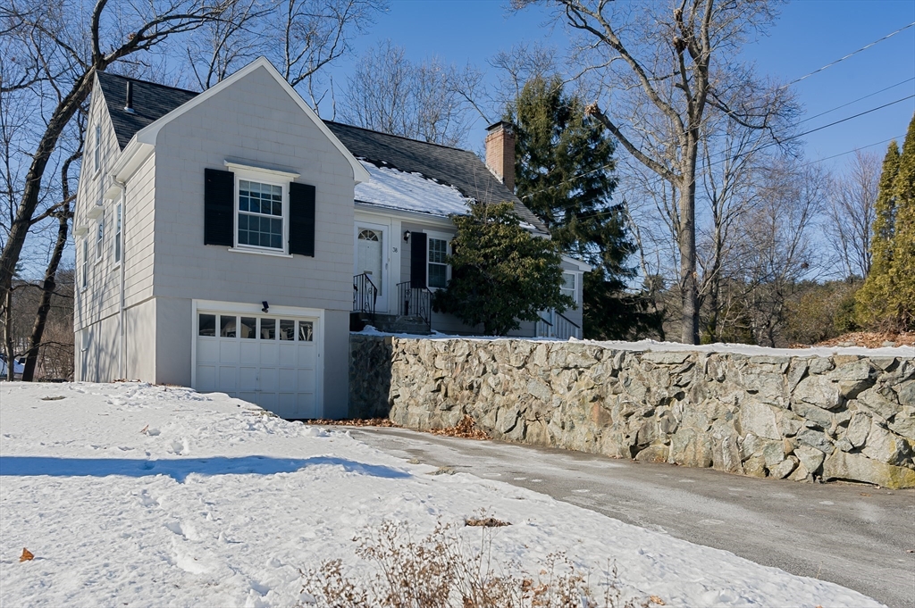 38 Sartell Road Waltham, MA 02451 - Photo 3 of 22 Gallery Image 3