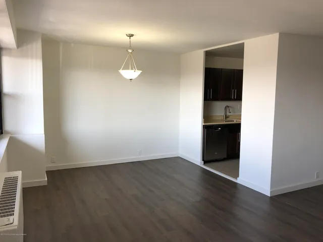 $3,495 | 10 Ocean Boulevard, Unit 2D, Atlantic Highlands, NJ 07716