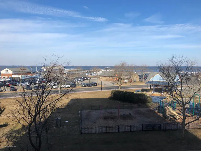 $3,495 | 10 Ocean Boulevard, Unit 2D, Atlantic Highlands, NJ 07716