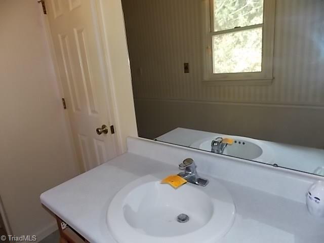 4334 Earnhardt Road Asheboro, NC 27205 - Photo 15 of 22